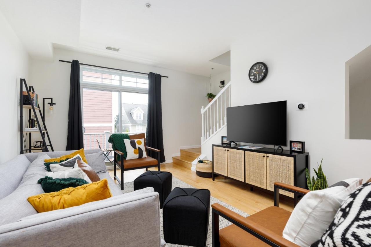 Midtown Modern - Urban Condo Walkable To Bars And Beach Traverse City Esterno foto