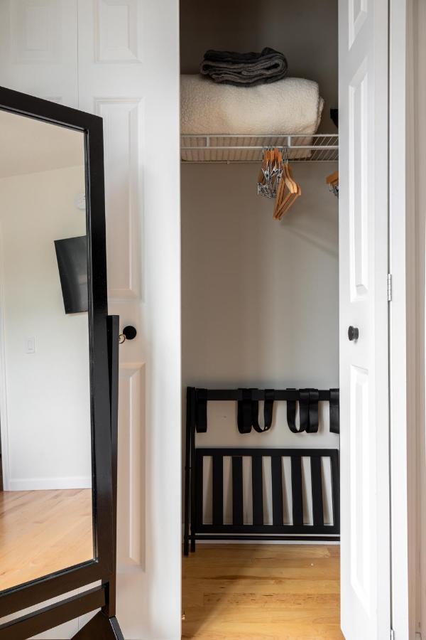 Midtown Modern - Urban Condo Walkable To Bars And Beach Traverse City Esterno foto