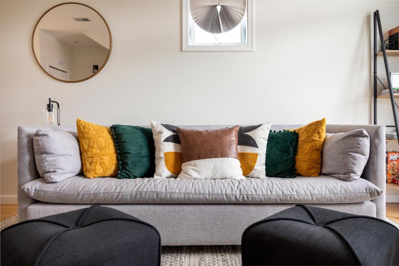 Midtown Modern - Urban Condo Walkable To Bars And Beach Traverse City Esterno foto