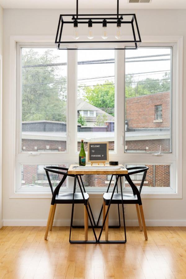 Midtown Modern - Urban Condo Walkable To Bars And Beach Traverse City Esterno foto